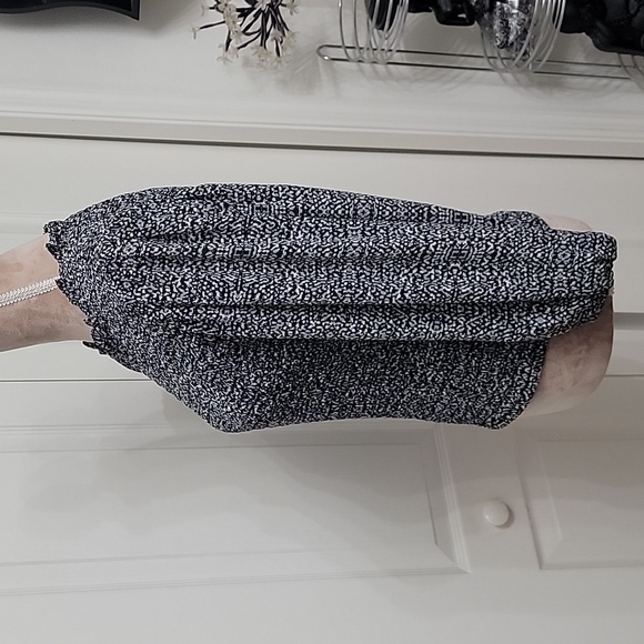 Express Printed Smocked Top, Size M, NEW with Tags, Black White, Gray - Picture 3 of 9